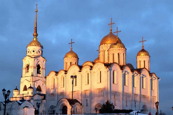 Успенский Собор Владимира Вечером — стоковое фото