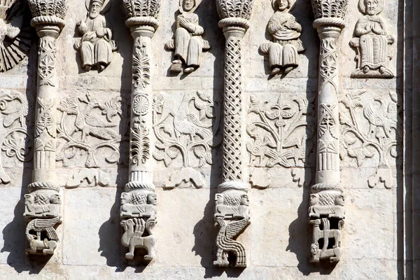 Vladimir 'deki Dmitrievsky Katedrali' nin taş oyması