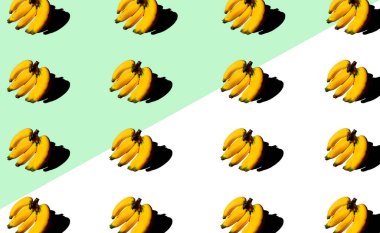 Renkli arka planda muzlar.