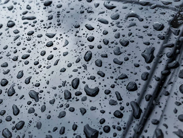 Kropla Deszczu Szklaną Ścianę Lustra — Zdjęcie stockowe