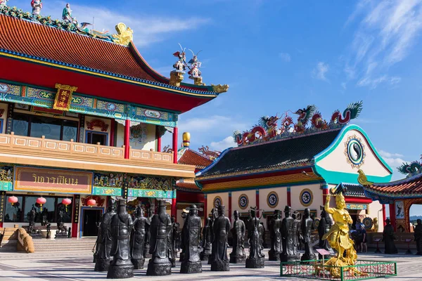 Viharnra Sien Anek Kusala Sala Temple chinois à Pattaya, Chonburi, Thaïlande. Musée avec une collection chinoise unique. Image vive colorée horizontale — Photo