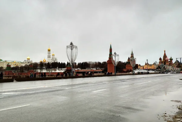 Podzimní Melancholie Zamračeném Dni Nedaleko Kremlu — Stock fotografie