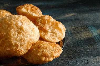 Geleneksel Hint Bengali puf böreği luci