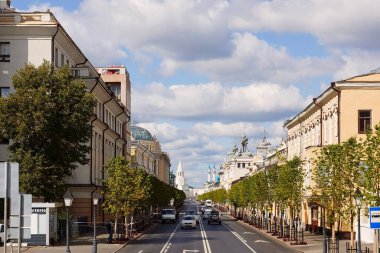 Kazan, Rusya - 4 Eylül 2019. Kremlin Caddesi. Tarihi şehir merkezinin ana caddesi..
