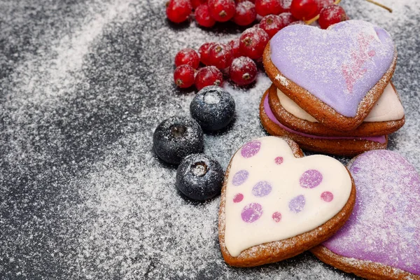 Homemade Cookies Berries Heart Shaped Gingerbread Sprinkled Powdered Sugar — Stock Photo, Image
