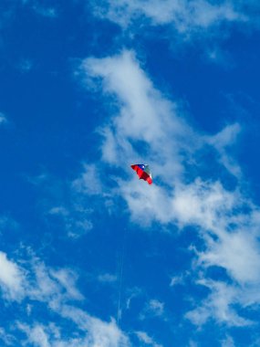 Şili bayrağının uçurtması