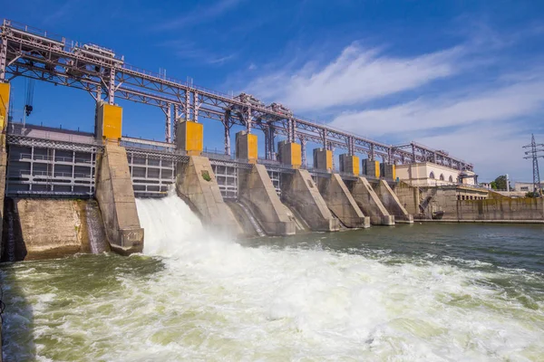 Central hidroeléctrica en Dubossary, Moldavia — Foto de Stock