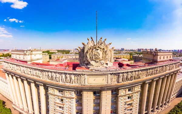Saint Petersburg, Rusya. Sovnarkom'un bina, güneşli yaz akşam Sovyetler evin çatısında arması için dron, güzel manzara. Moskova St Petersburg karede yer alan.
