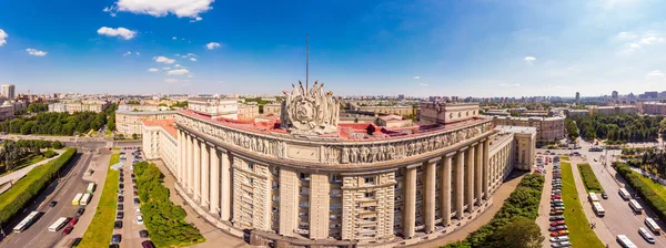 Saint Petersburg, Rusya. Dron, güzellikler görünümünden yaz güneşli eveningand anıt Lenin Sovyetlere evi. Moskova St Petersburg karede yer alan.