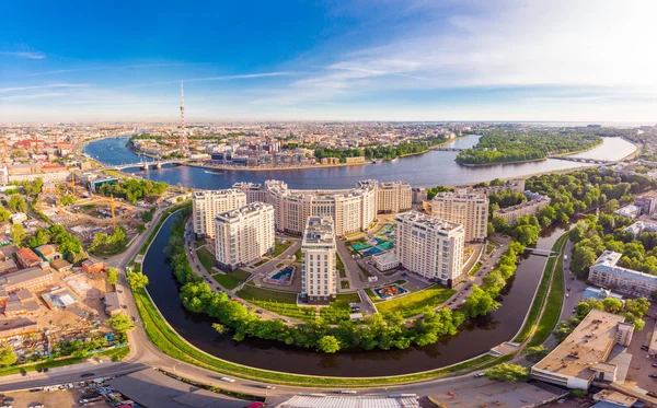 SAINT-PETERSBURG, RUSSIA - June 3, 2019: Beautiful aerial top view at new elite residential complex Riverside on the Ushakovskaya embankment on the banks of the Bolshaya Nevka river. View from drone — Stock Photo, Image