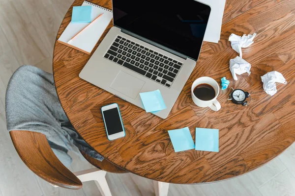 Bureau Avec Ordinateur Portable Tasse Café Smartphone Sur Table Bois — Photo