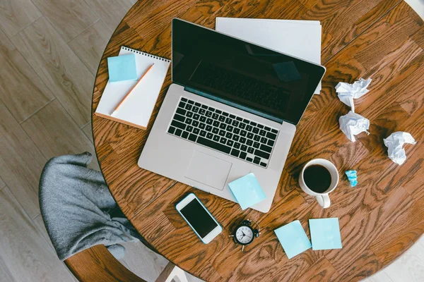 Bureau Avec Ordinateur Portable Tasse Café Smartphone Sur Table Bois — Photo