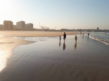 Porto, Portekiz Matosinhos plajda güzel ihale gün batımı
