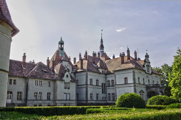 Schonborner Jagdschloss Aus Dem Jahrhundert Den Ukrainischen Karpaten — Stockfoto