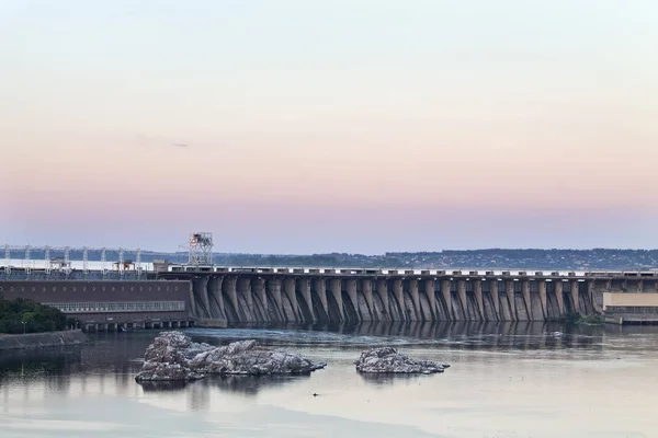 Puesta Sol Rosa Sobre Hidroeléctrica Zaporozhye Ucrania — Foto de Stock