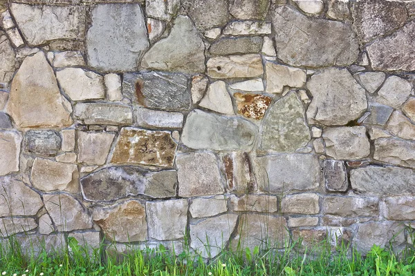 Fondo Viejo Muro Piedras Grandes Con Césped Verde Primer Plano —  Fotos de Stock