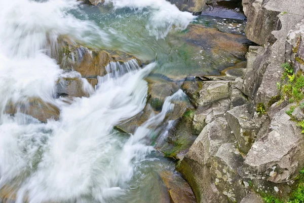 Cachoeira Probyu Rio Montanha Prut Nos Cárpatos Ucranianos — Fotografia de Stock