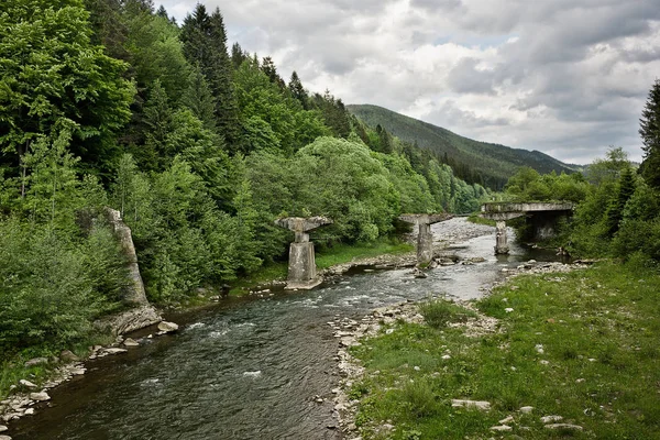 Ruined Bridge Prut River Ukrainian Carpathians — Stock Photo, Image