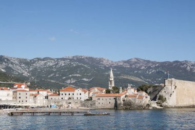 15. yüzyılın antik St. Mary Kalesi Budva, Montenegro 'da. Adriyatik Denizi kıyısında kale.