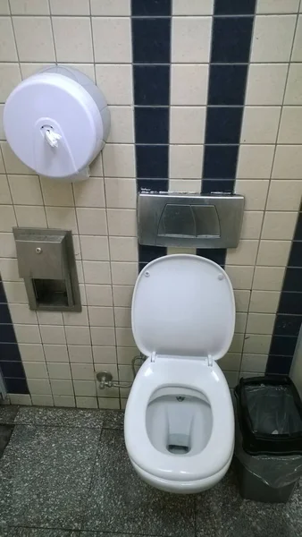 シャルム シェイク空港のトイレ — ストック写真