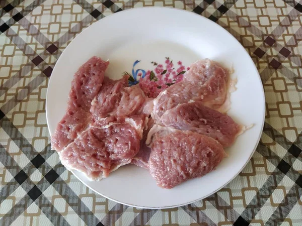 Trozos Crudos Chuletas Carne Plato — Foto de Stock