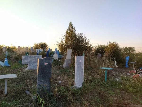 Antiguo Cementerio Rural Atardecer —  Fotos de Stock