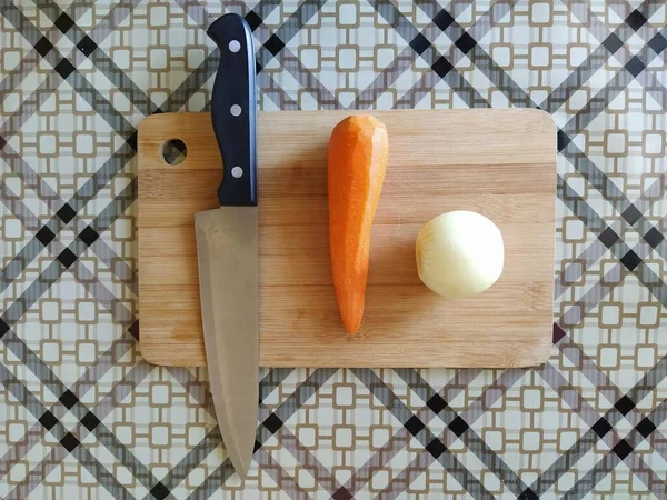 Sebze Havuç Soğan Bıçak — Stok fotoğraf