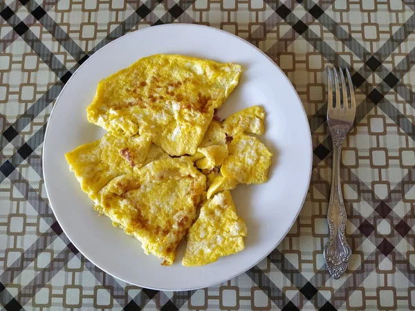 Une Assiette Omelette Sur Table — Photo
