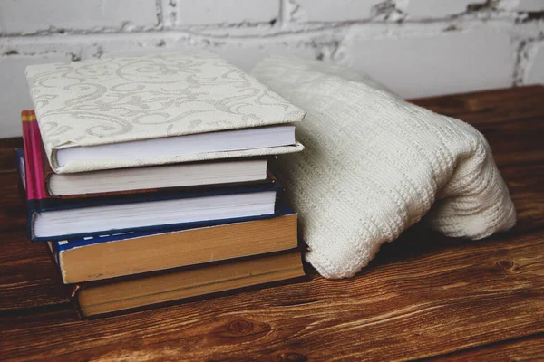 Stack Books Woolen Blanket Wooden Table — Stock Photo, Image