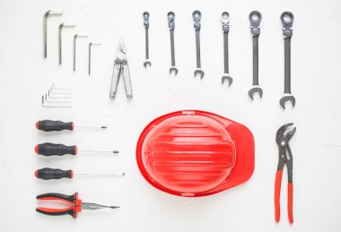 Beyaz üzerine izole edilmiş inşaat araçları 