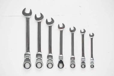 Beyaz üzerine izole edilmiş inşaat araçları 