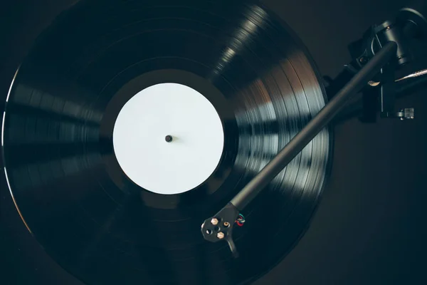 Primer Plano Del Tocadiscos Tocando Vinilo —  Fotos de Stock