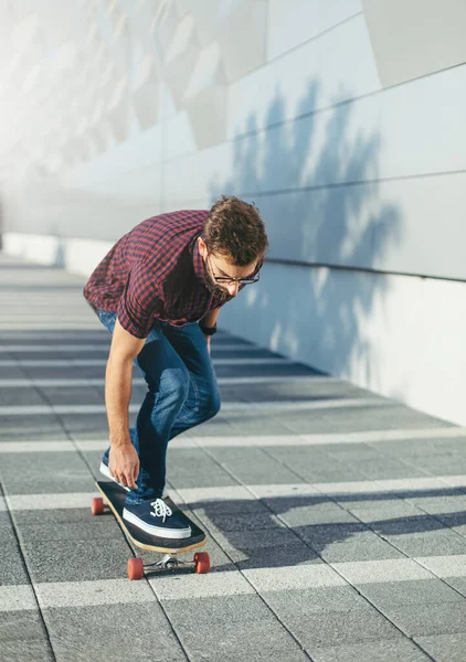 Hipster Man Skateboard — Stockfoto