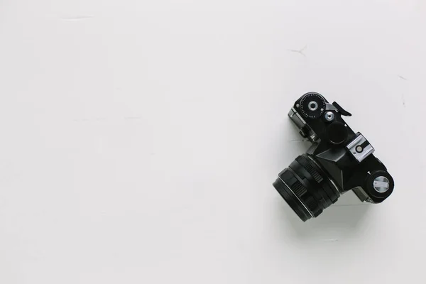 Ретро Камера Белом Фоне Стола — стоковое фото