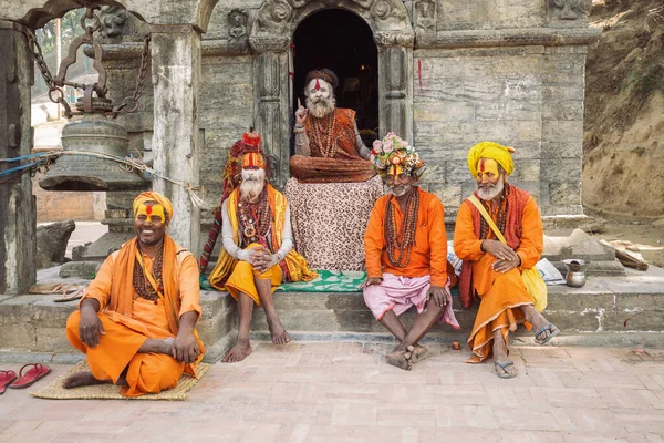 Kathmandu Nepal April 2016 Kelompok Sadhus Kuil Pashupatinath Dalam Agama — Stok Foto