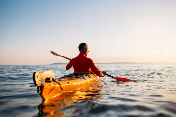 Rear View Senior Man Paddling Kayak Copy Space — Stock Photo, Image