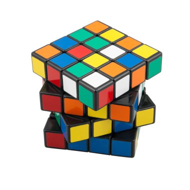 KRAGUJEVAC, SERBIA - 14 Ocak 2014: Beyaz arkaplanda Rubik küpü. Rubik Küpü, 1974 yılında Macar mimar Erno Rubik tarafından icat edildi..