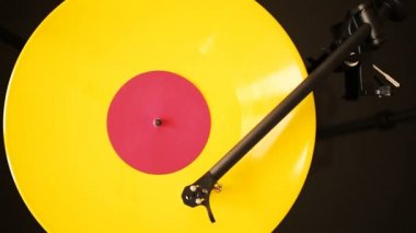 Turntable Tonearm sarı renkli vinil plak çalar