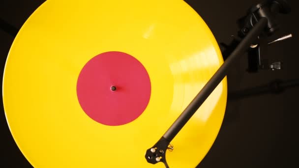 Turntable Tonearm Play Yellow Color Vinyl Record — Stock Video