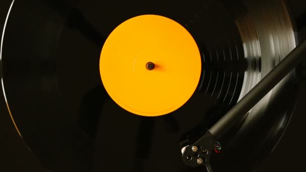 Audiofil Flip Bakelit Lemez Oldalán Lemezjátszó Gramofon Bakelitlemezt Játszik — Stock videók