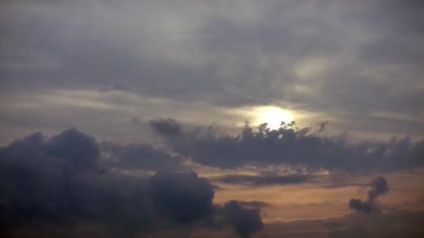 Time lapse: Clouds Forming at Sunset on a Stormy Night — Stock Video