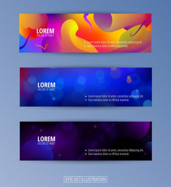 Soyut geometrik afişler seti. Sıvı arka plan elementlerini şekillendirir. Pankart, broşür, kitap kapağı, kitapçık, uygulamalar veya web tasarımı için şablonlar. Düzenlenebilir maske. Vektör illüstrasyonu.