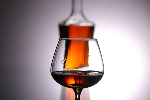 Verres Bouteilles Pour Brandy Vin Arrière Plan — Photo