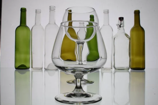 Glazen Flessen Voor Brandy Wijn Achtergrond — Stockfoto