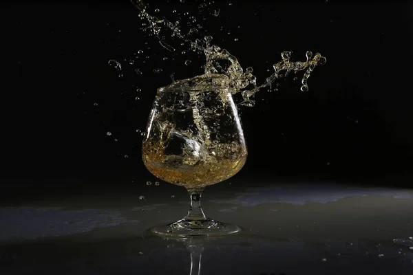 Glas Och Flaskor För Brandy Och Vin Bakgrunden — Stockfoto