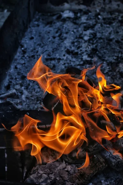 Immagine Fuoco Ardente Con Bruciato Legna Ardere Macro Foto — Foto Stock