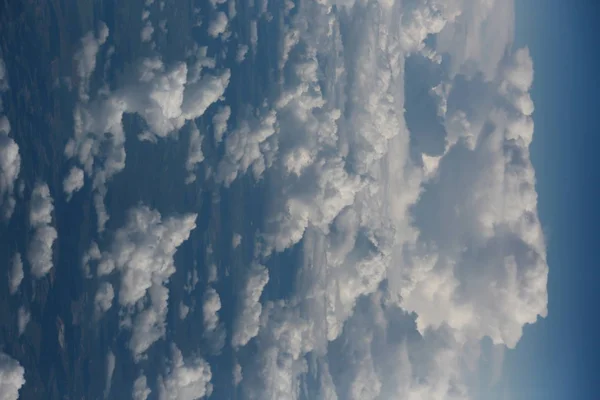 Céu com nuvens, quadro, fundo, paisagem característica — Fotografia de Stock