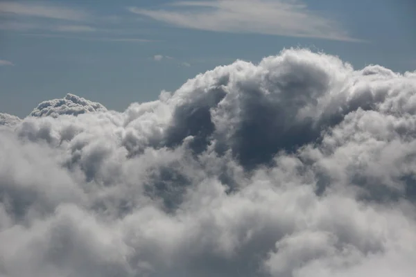 Himmel mit Wolken, Bild, Hintergrund, charakteristische Landschaft — Stockfoto