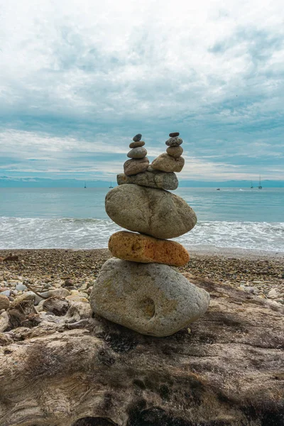Sayulita Meksika sahilindeki Apacheta Taş Tepesi.