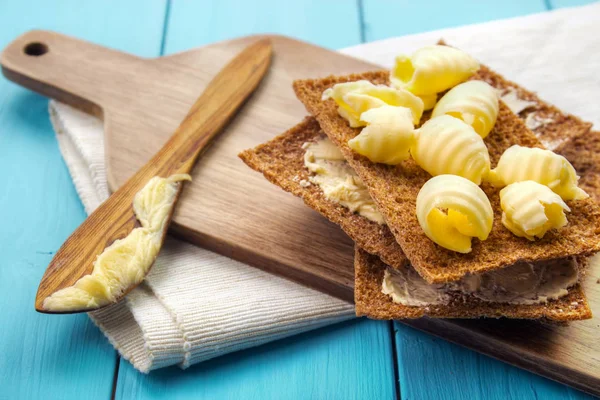 Finnish Thin Rye Crispbreads Butter — Stock Photo, Image